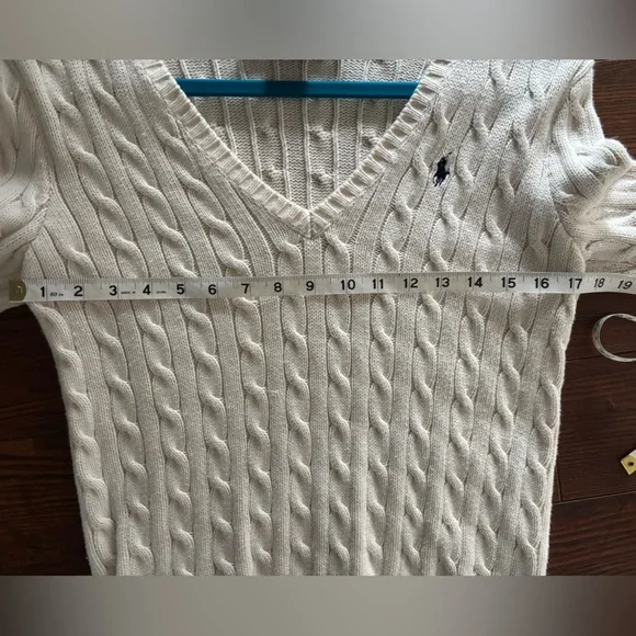 Ralph Lauren Cream Cable Knit V-Neck Sweater Medium - Picture 5 of 6